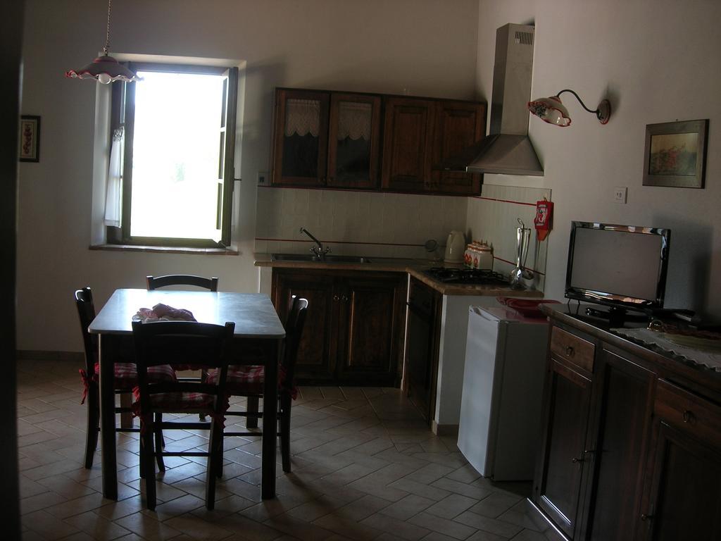 Agriturismo La Valle Del Sole Castiglione dʼOrcia Rum bild